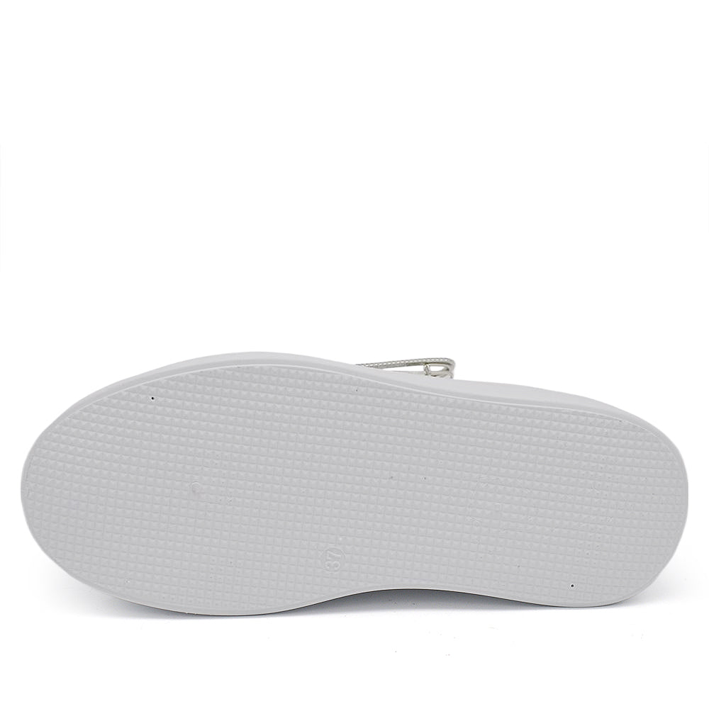 Sneakers Platform con Cuore e Spilla di Strass – Stile Unico e Massimo Comfort LL-16