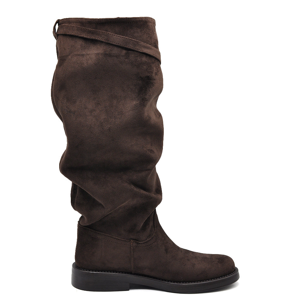 Stivali Alti Donna Morbidi Arricciati in Effetto Scamosciato con Fibbia, Gambale Slouchy e Tacco Basso WG605