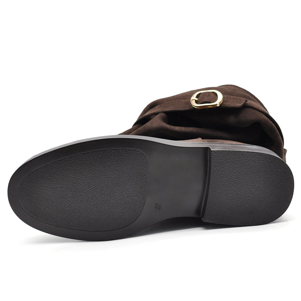 Stivali Alti Donna Morbidi Arricciati in Effetto Scamosciato con Fibbia, Gambale Slouchy e Tacco Basso WG605