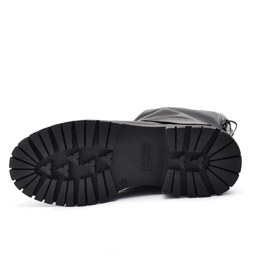 Stivali alti biker impreziositi da fibbie decorative sul retro MP2751-5