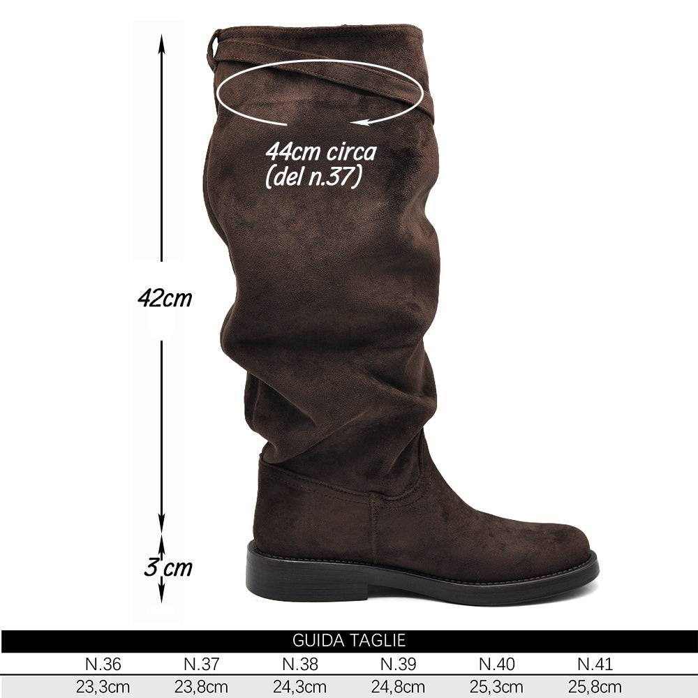 Stivali Alti Donna Morbidi Arricciati in Effetto Scamosciato con Fibbia, Gambale Slouchy e Tacco Basso WG605